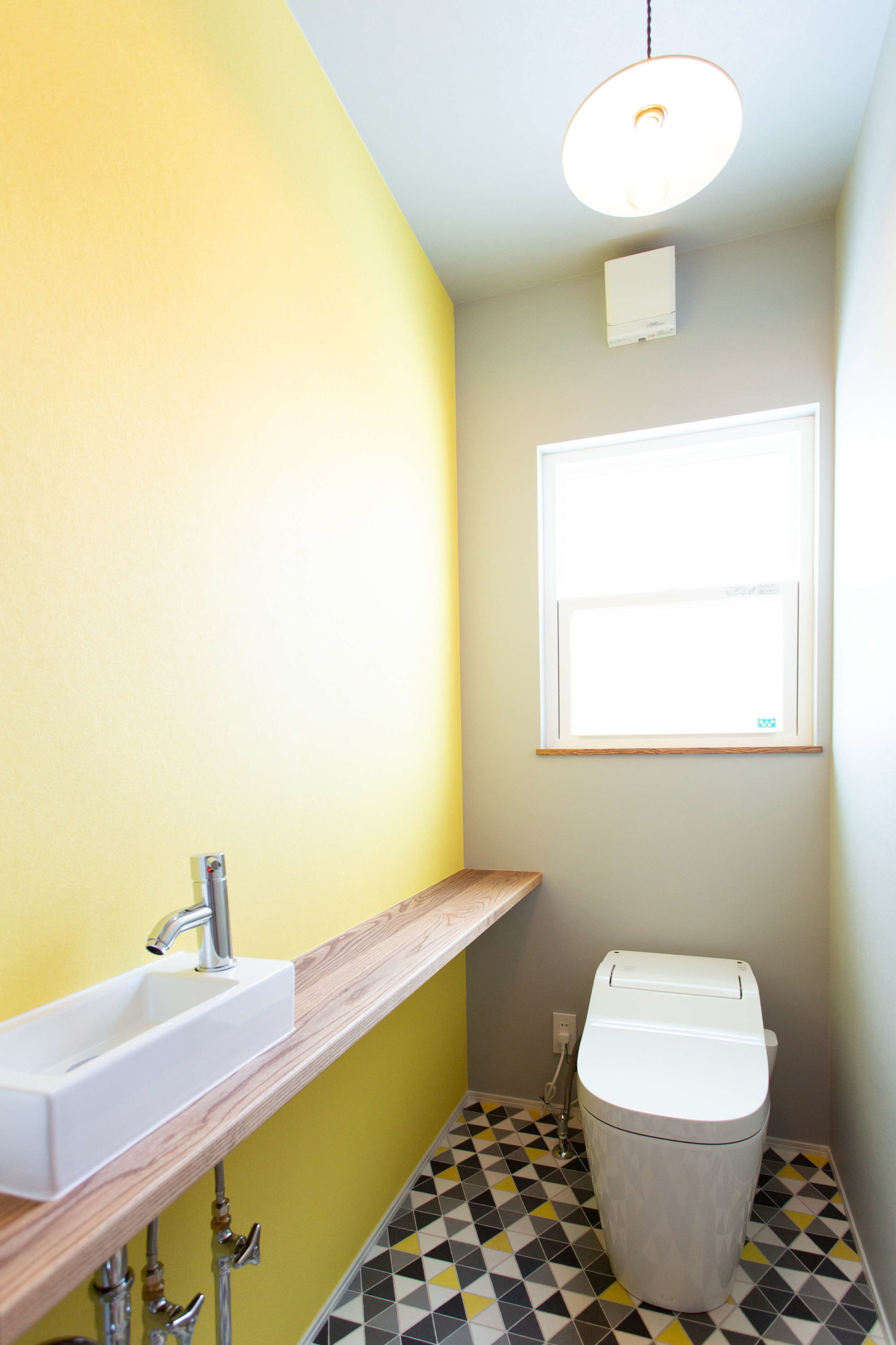 かっこいいデザインのお家で楽しむ薪ストーブライフ 福井建設 自由設計の輸入住宅 山形市工務店